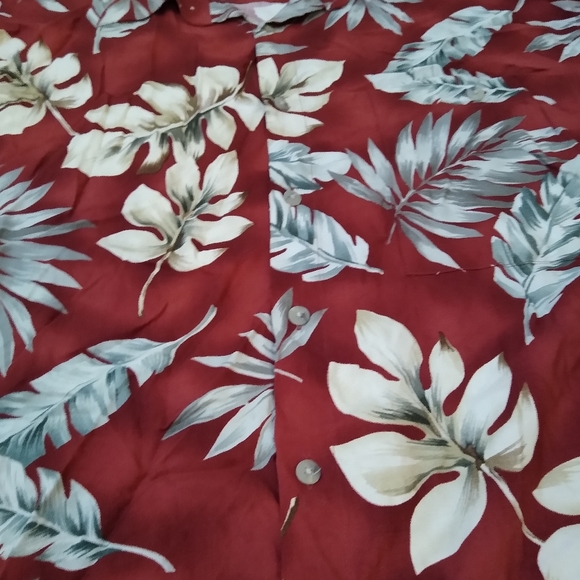 Moda Campia Hawaiian Floral Print Button Down - Picture 6 of 7